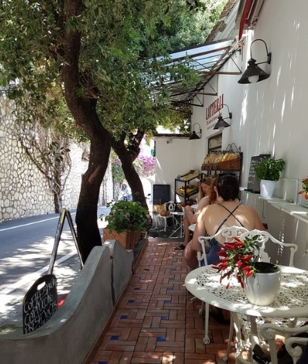 LATTERIaPOSITANOviaPast